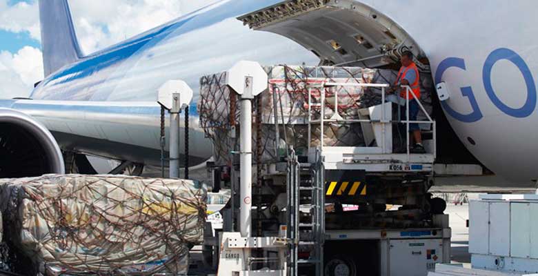 Más de 80 vuelos han transportado carga por vía aérea