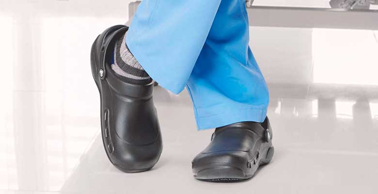 niebla enfocar Monetario COVID-19: Crocs ofrece calzado gratuito a personal médico
