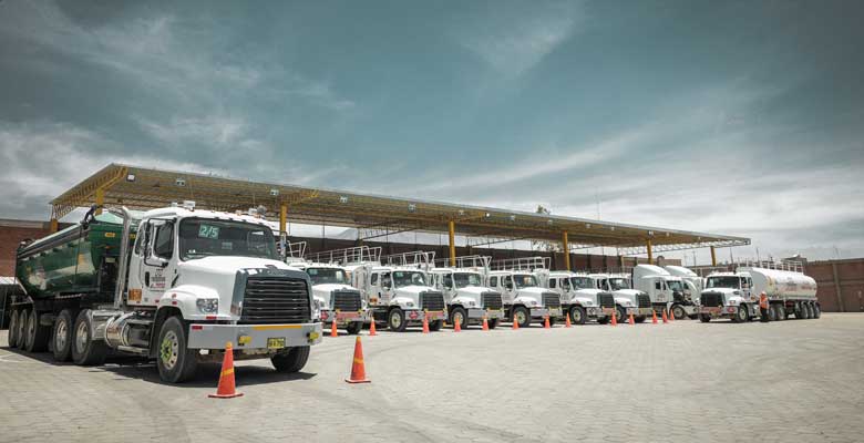 Transportes Libertad adquiere flota de 22 Freightliner SD 114