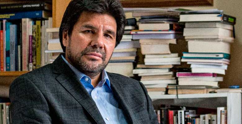 Carlos Paredes presenta su libro El perfil del lagarto