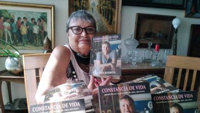 Marita Barrón presenta su libro Constancia de Vida