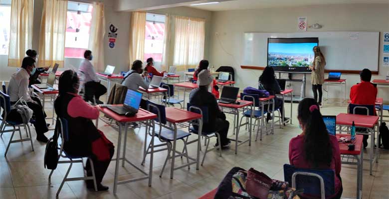 Colegio de Ayacucho transforma sus clases con ViewSonic