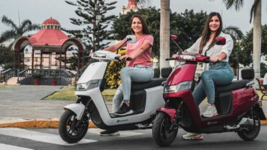 Mujeres Motos