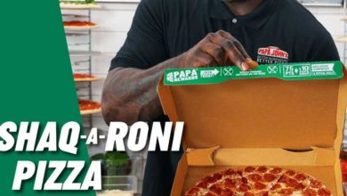 Papa John's lanza pizza gigante Shaq-A-Roni