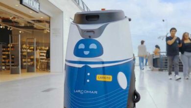 Larcomar Robot