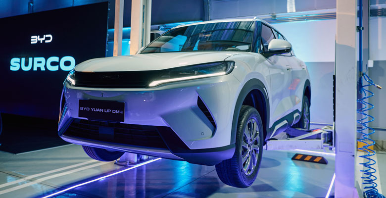 BYD lanza la Yuan Up Súper Híbrida Enchufable en Perú