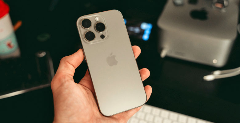 iPhone 16