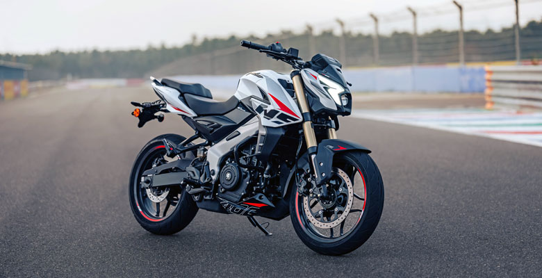 La nueva Pulsar NS400Z eleva la experiencia de manejo