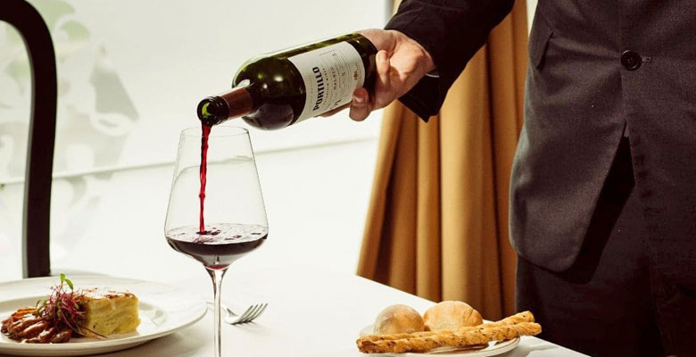 Sommelier