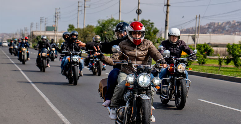 Motos