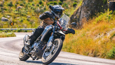 Motos
